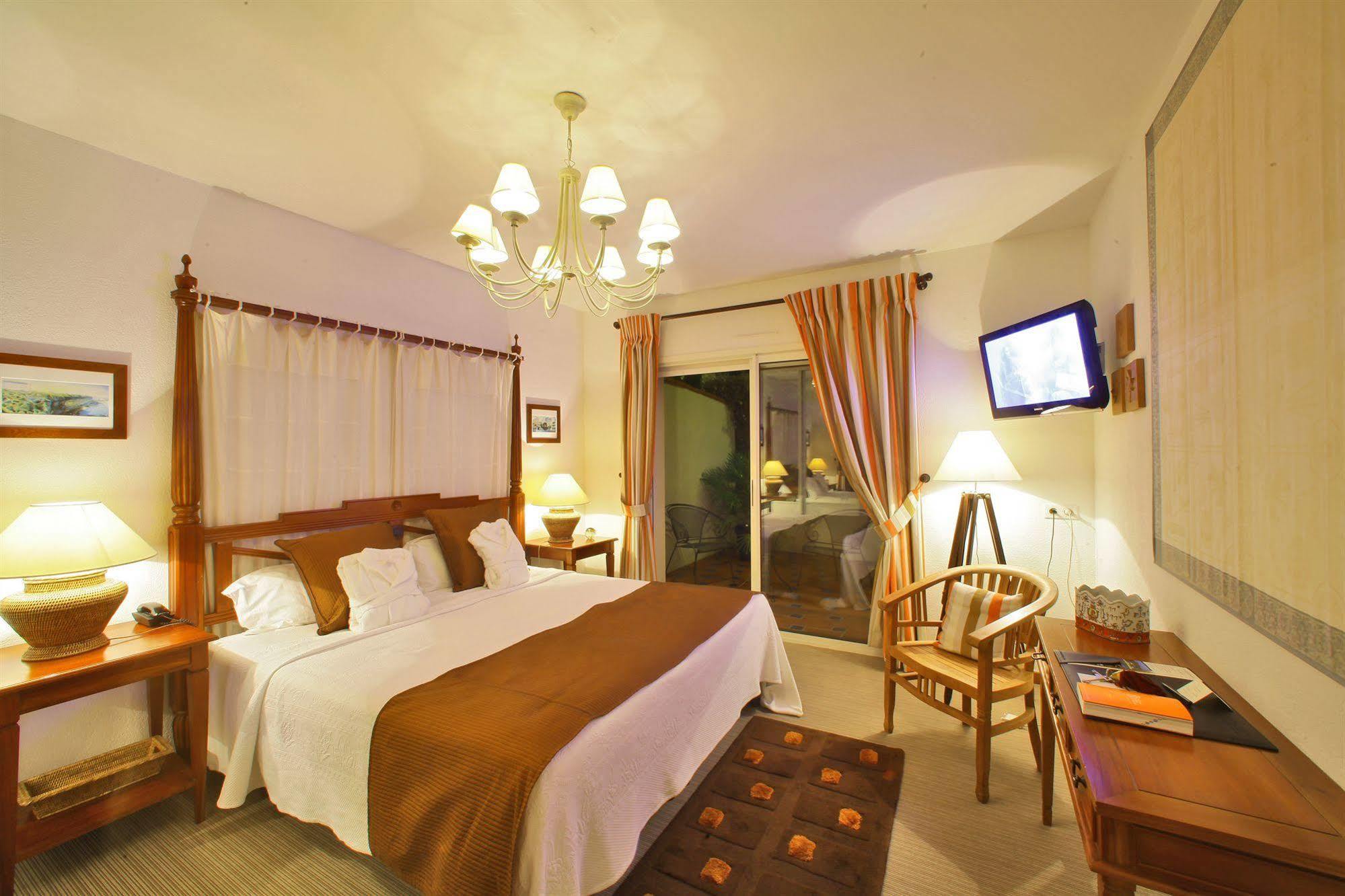 סורטס הוסגור Hotel Les Hortensias Du Lac מראה חיצוני תמונה